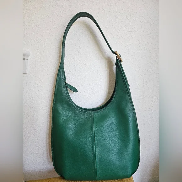 Coach Ergo 33 - Picture 1 of 7